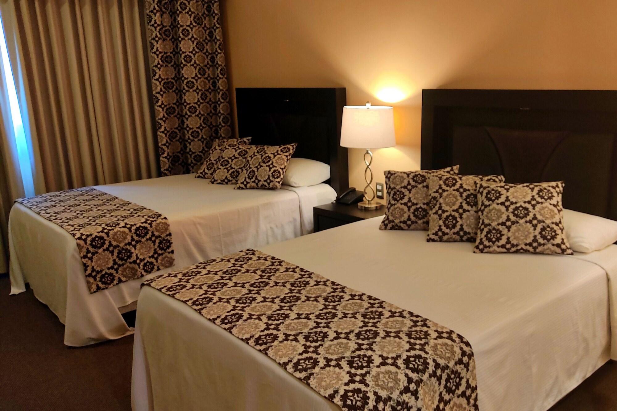 טולה דה איינדה Hotel Real Del Bosque Golf And Spa מראה חיצוני תמונה