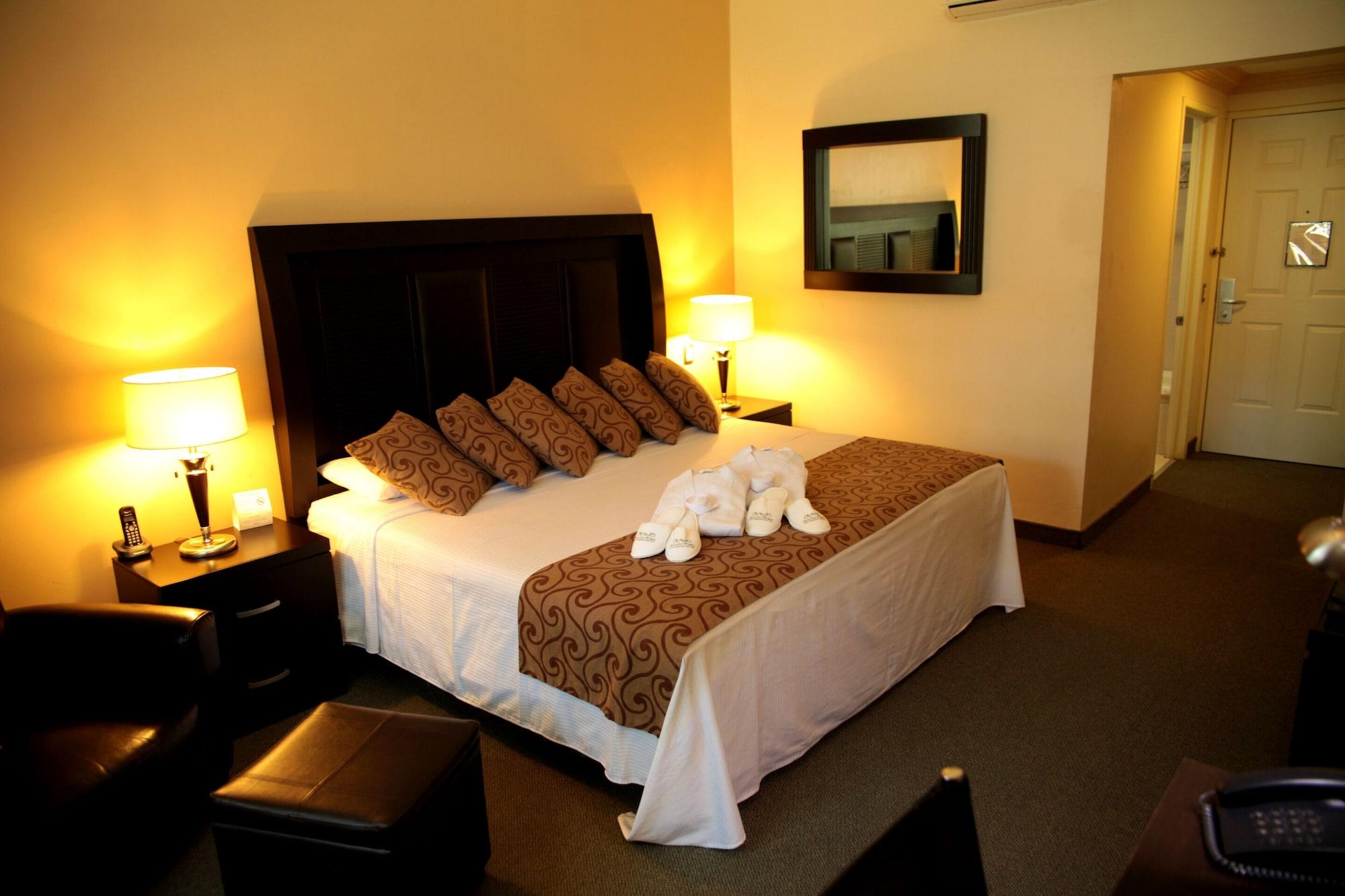 טולה דה איינדה Hotel Real Del Bosque Golf And Spa מראה חיצוני תמונה