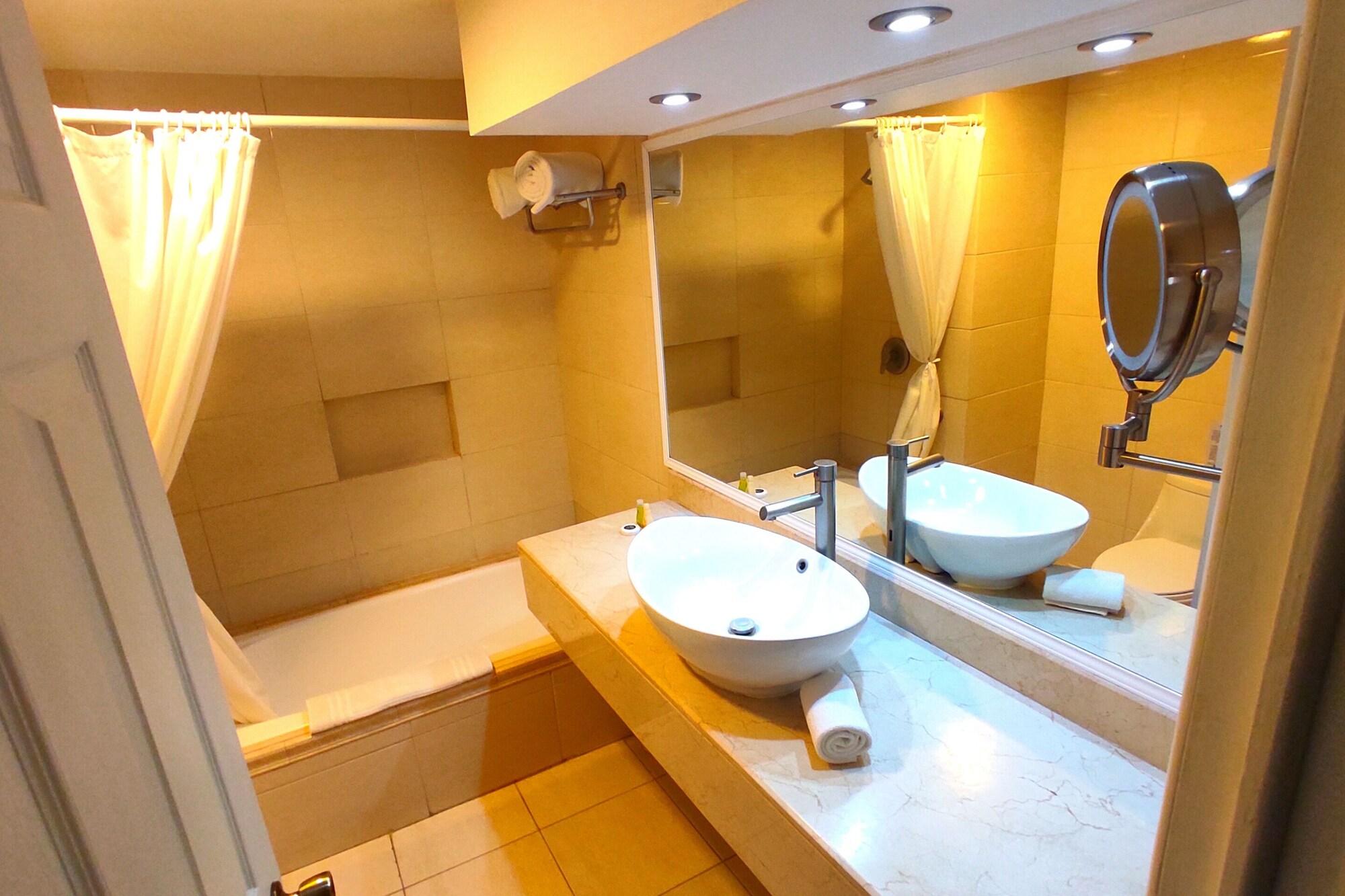 טולה דה איינדה Hotel Real Del Bosque Golf And Spa מראה חיצוני תמונה