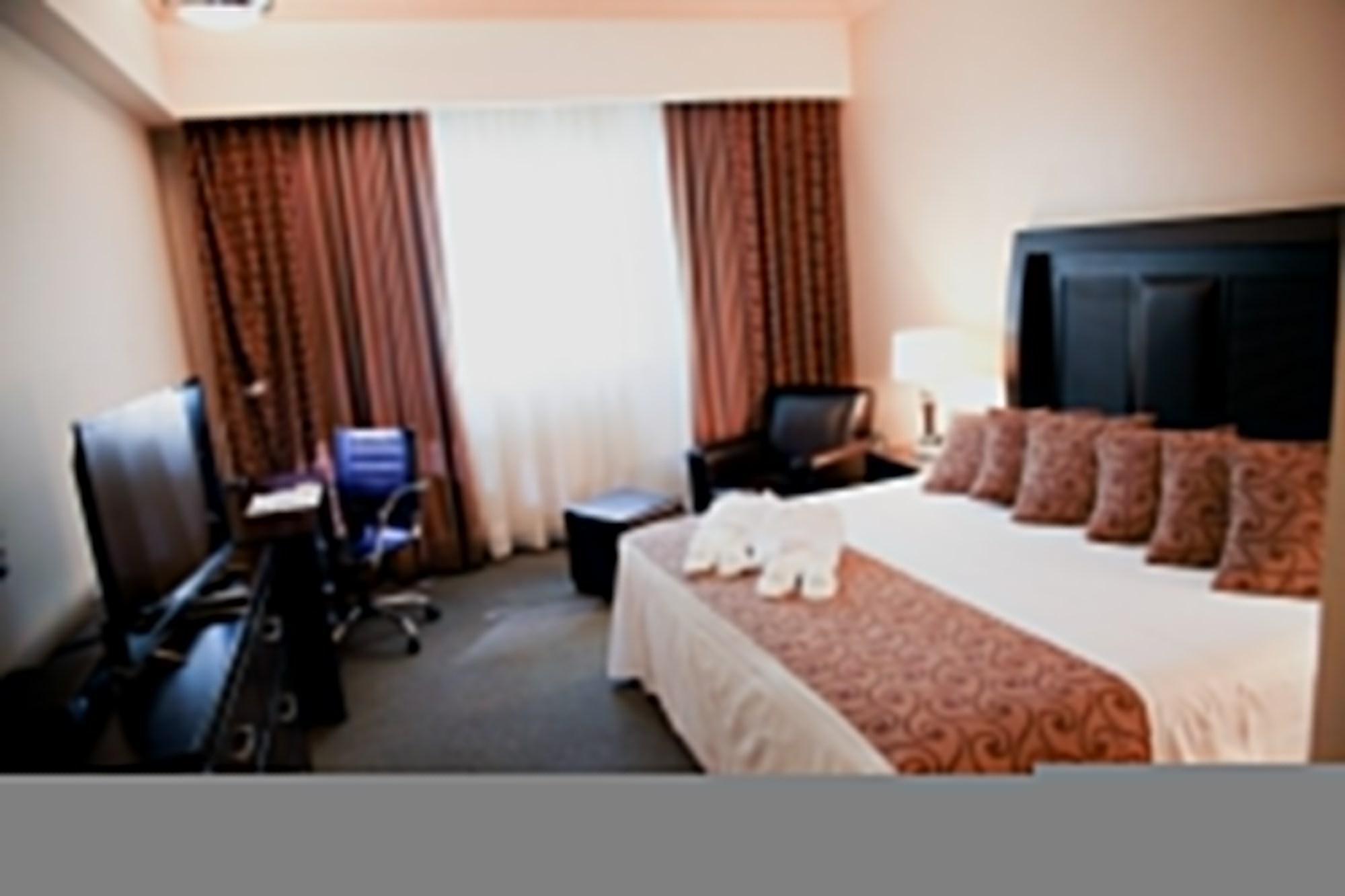 טולה דה איינדה Hotel Real Del Bosque Golf And Spa מראה חיצוני תמונה
