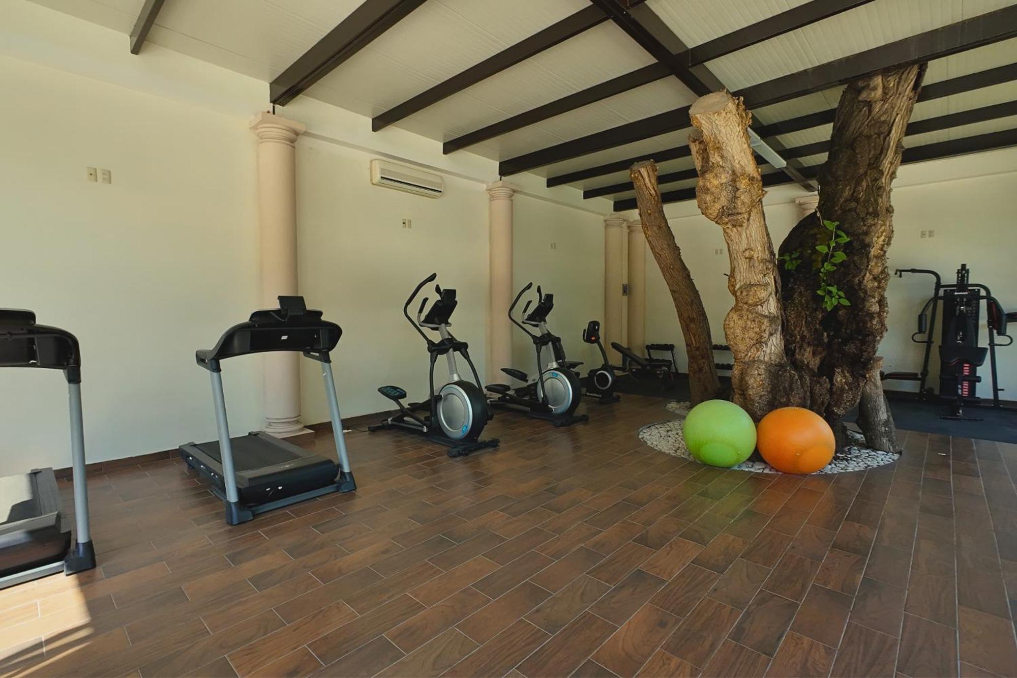 טולה דה איינדה Hotel Real Del Bosque Golf And Spa מראה חיצוני תמונה