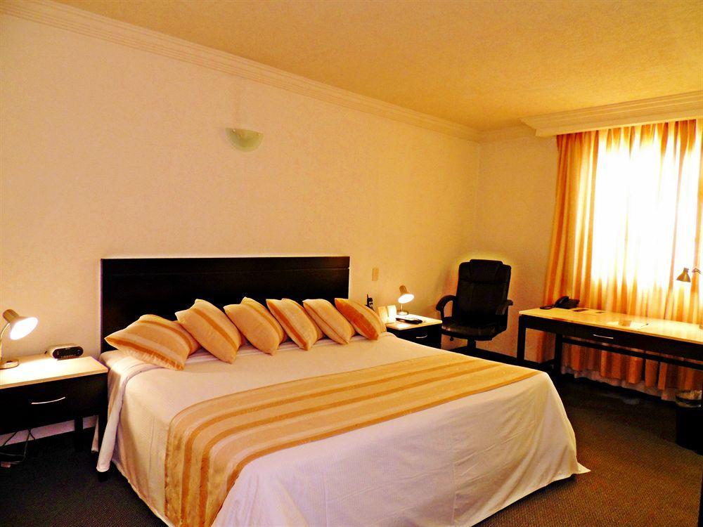 טולה דה איינדה Hotel Real Del Bosque Golf And Spa מראה חיצוני תמונה