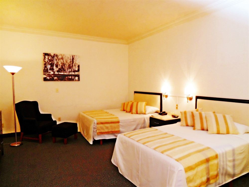 טולה דה איינדה Hotel Real Del Bosque Golf And Spa מראה חיצוני תמונה