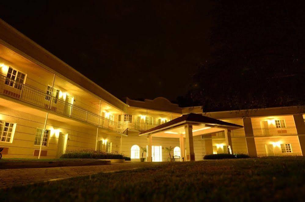 טולה דה איינדה Hotel Real Del Bosque Golf And Spa מראה חיצוני תמונה