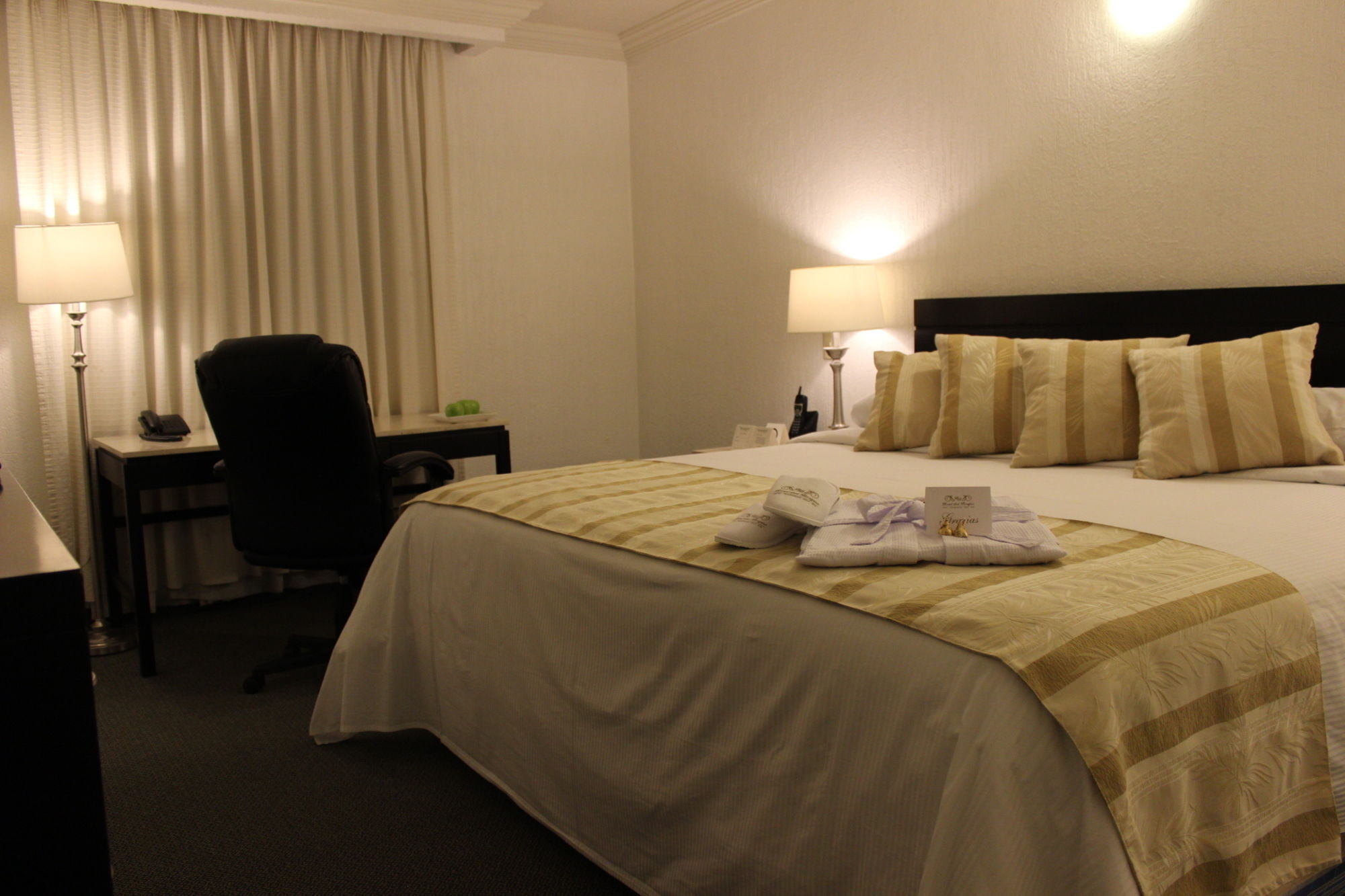 טולה דה איינדה Hotel Real Del Bosque Golf And Spa מראה חיצוני תמונה